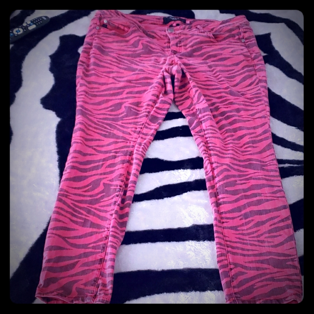 Torrid Red Black zebra rare skinny jeans sz 16